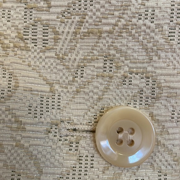 Jones New York Essentials: Classic Blazer in cream/light brocade. - Picture 4 of 6